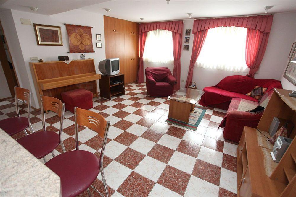 Split Apartments Peric מראה חיצוני תמונה