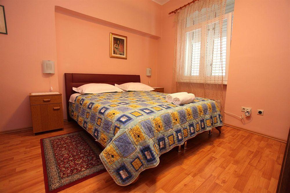Split Apartments Peric מראה חיצוני תמונה
