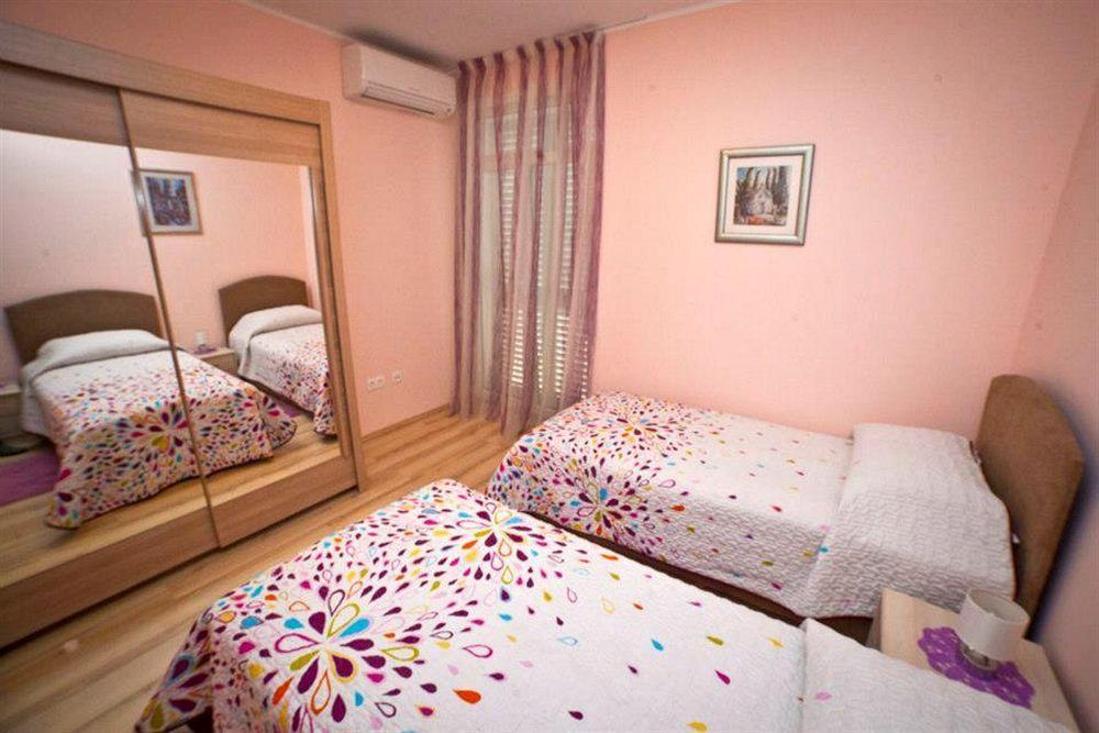 Split Apartments Peric מראה חיצוני תמונה