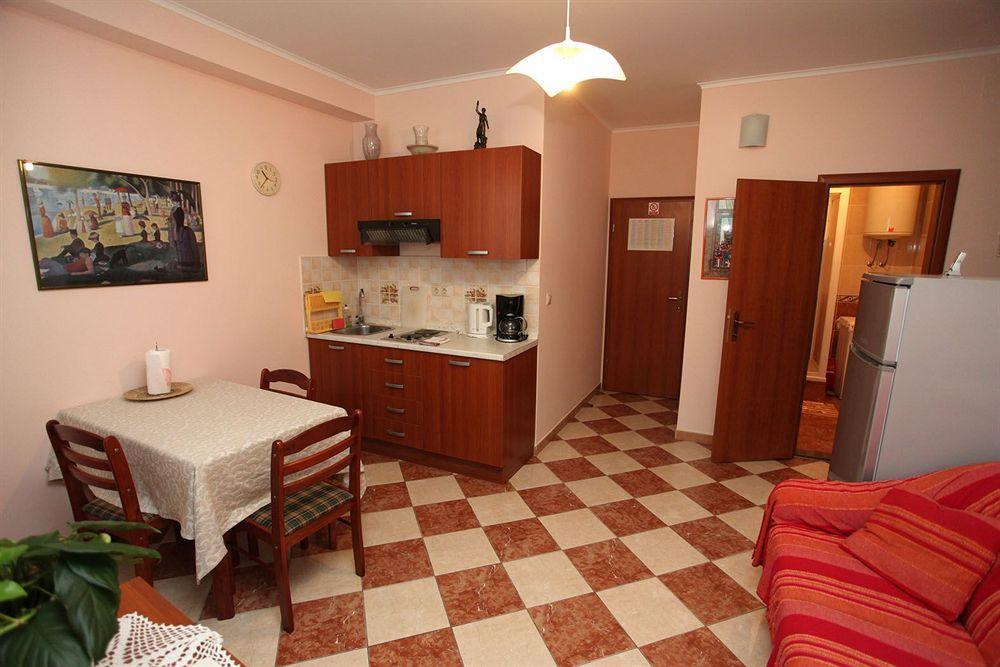 Split Apartments Peric מראה חיצוני תמונה
