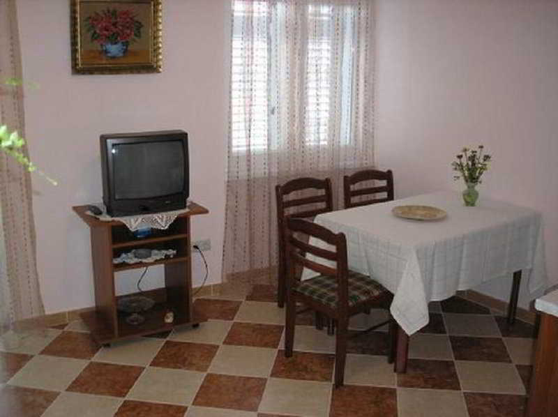 Split Apartments Peric מראה חיצוני תמונה