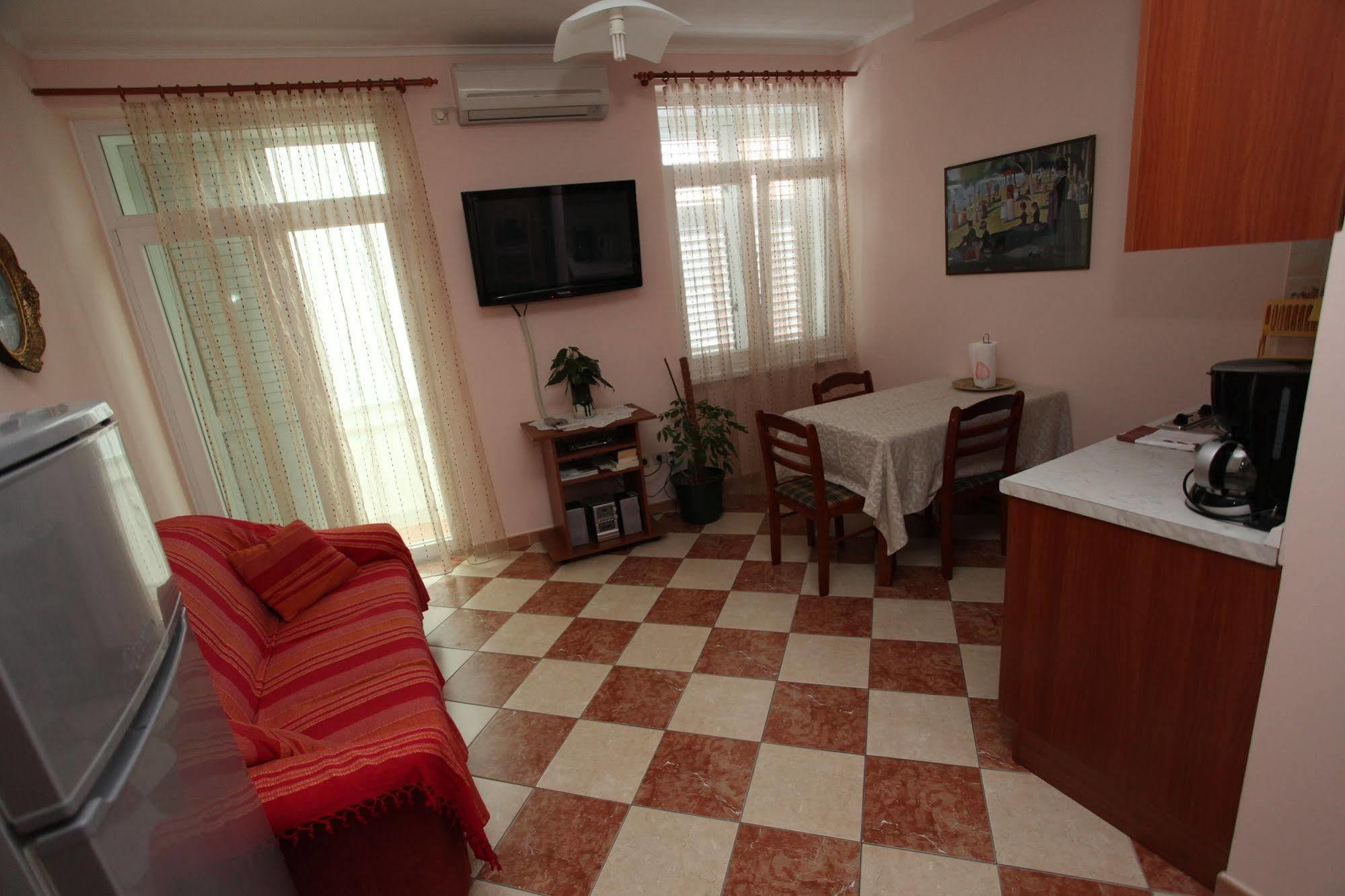 Split Apartments Peric מראה חיצוני תמונה