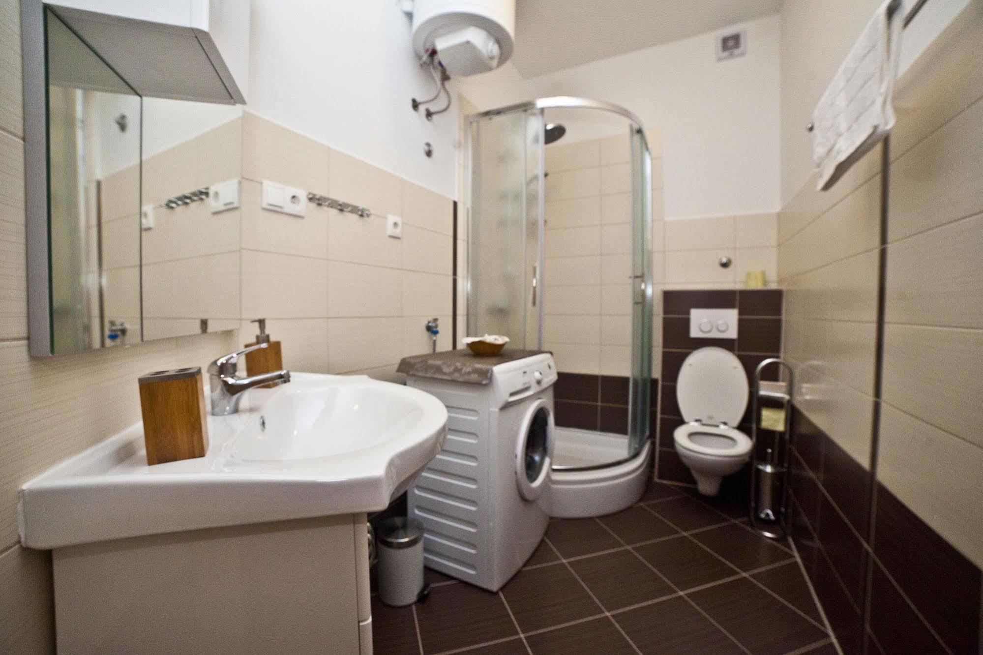 Split Apartments Peric מראה חיצוני תמונה