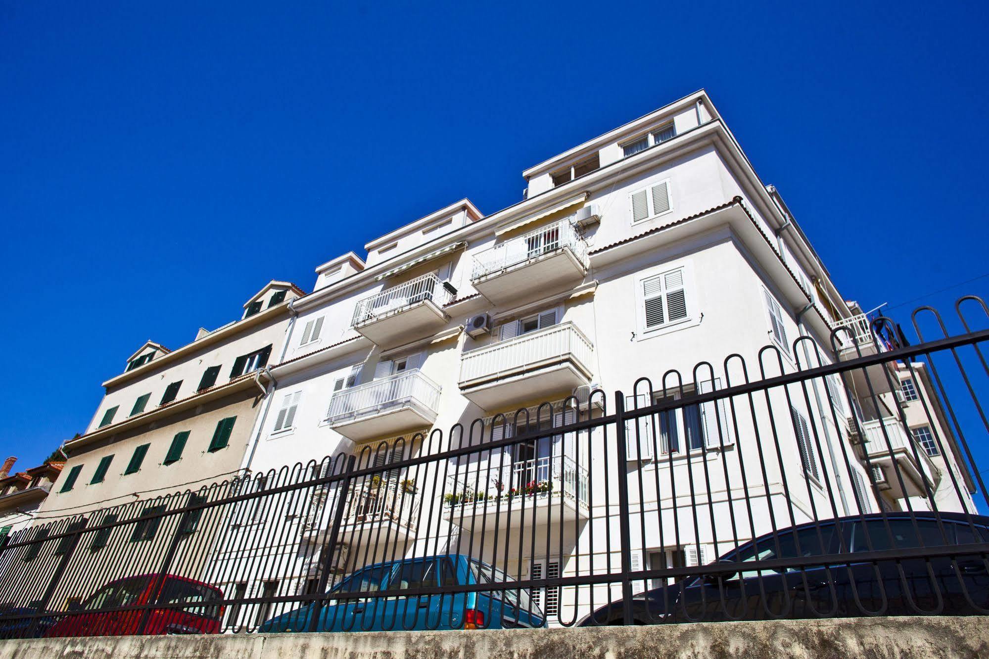 Split Apartments Peric מראה חיצוני תמונה