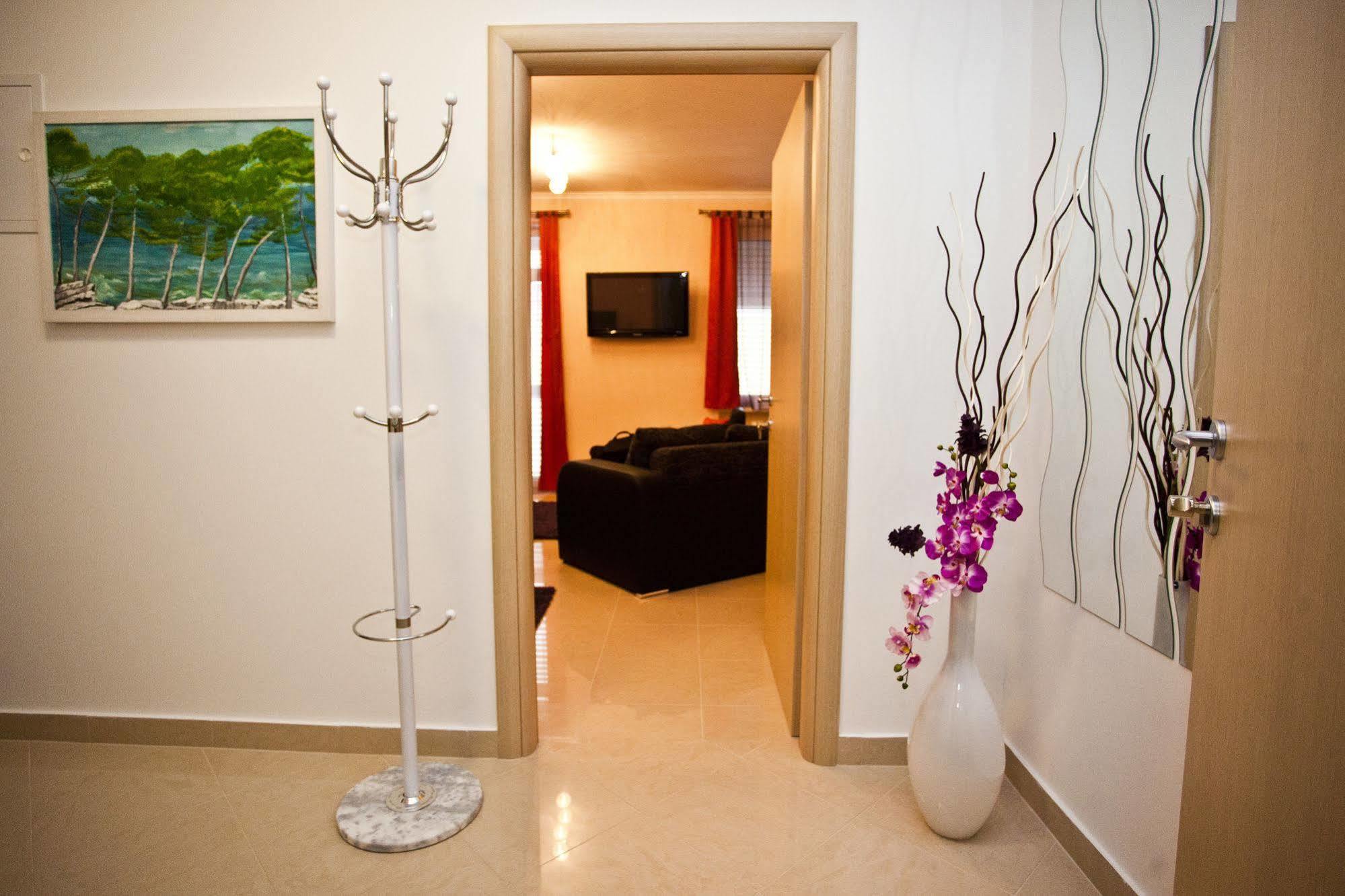 Split Apartments Peric מראה חיצוני תמונה