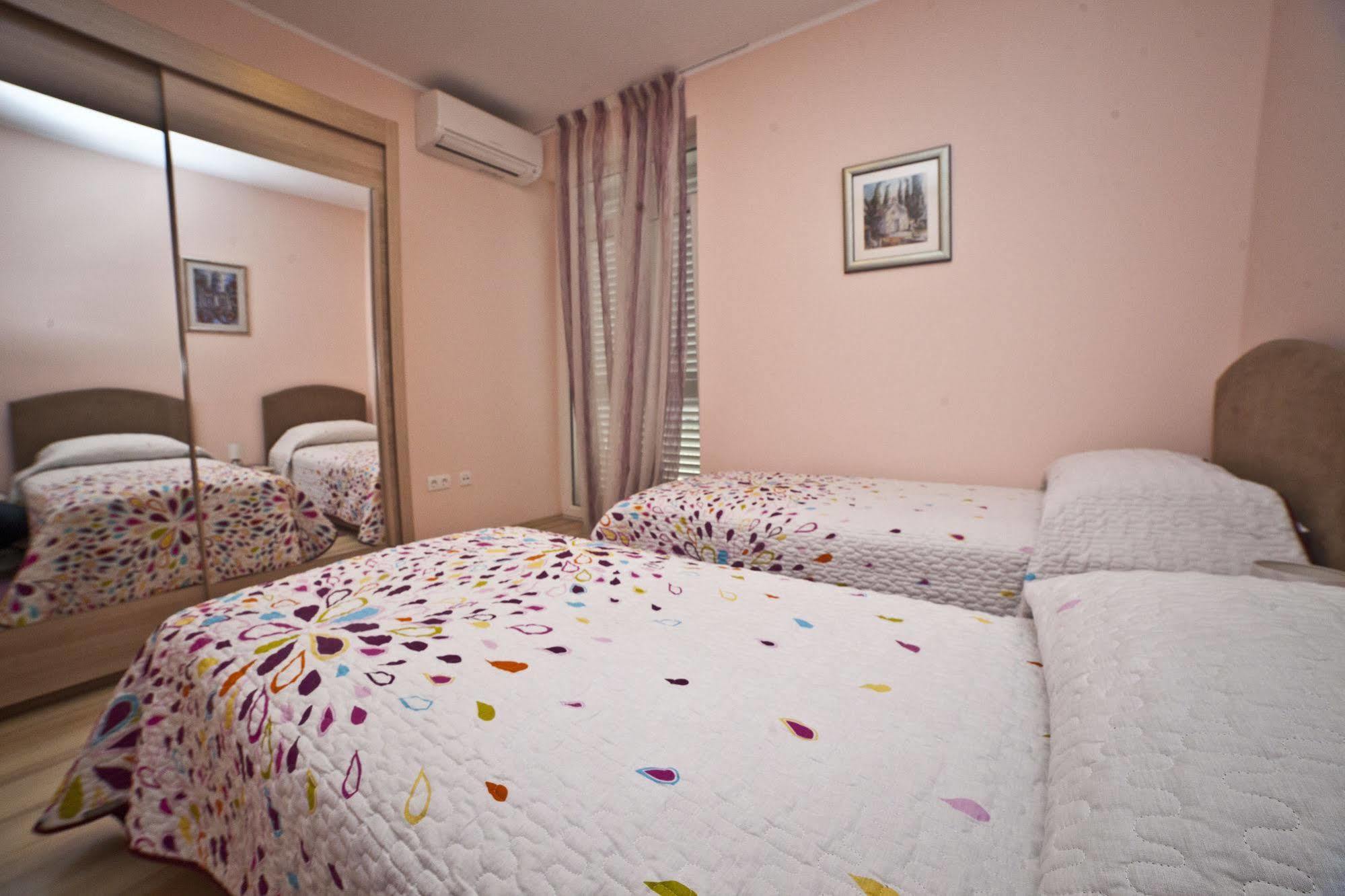 Split Apartments Peric מראה חיצוני תמונה
