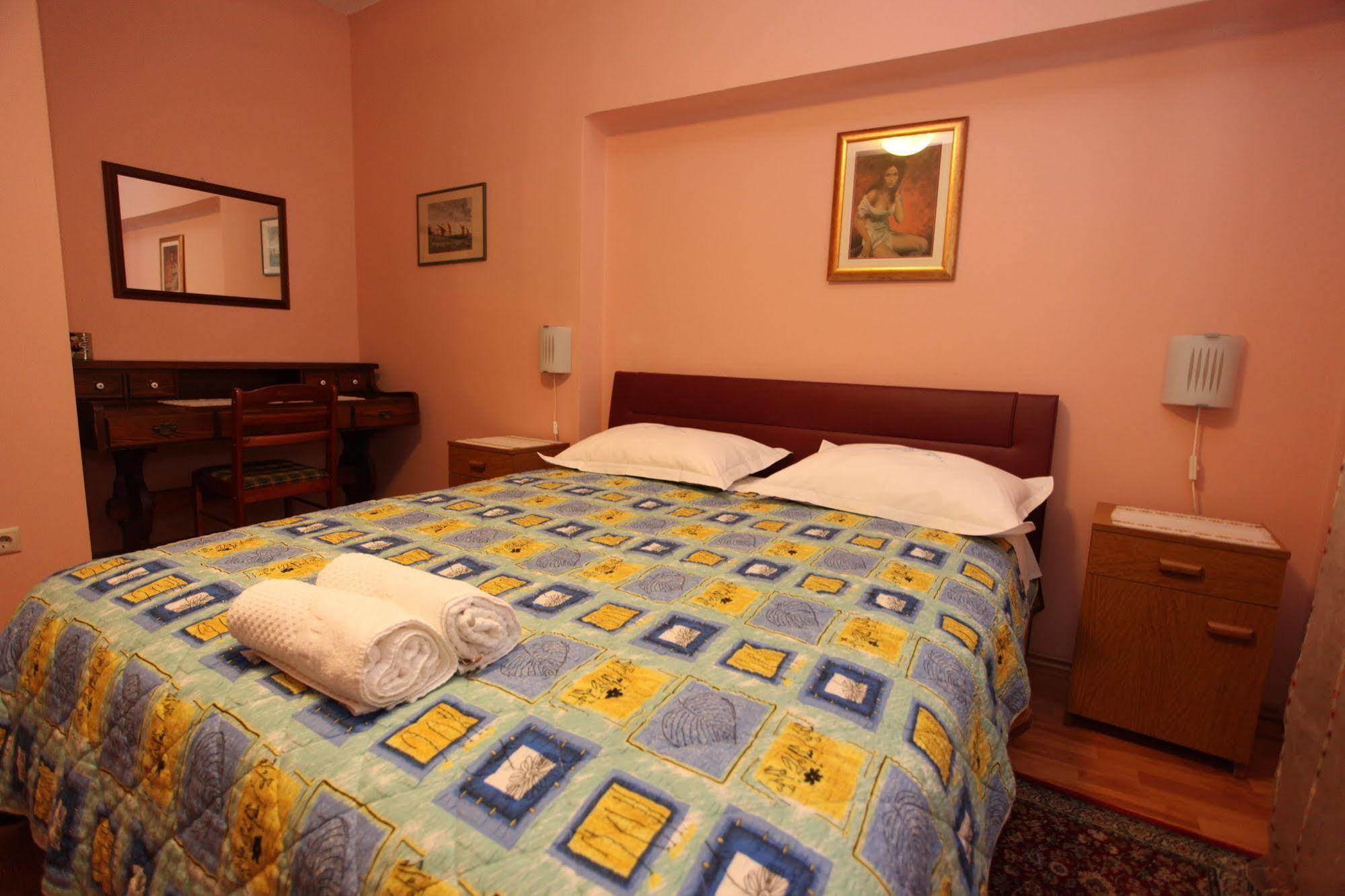 Split Apartments Peric מראה חיצוני תמונה